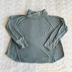 New In Sweater Womens Small Green Turtleneck Drop Shoulder Pullover Knit Solid